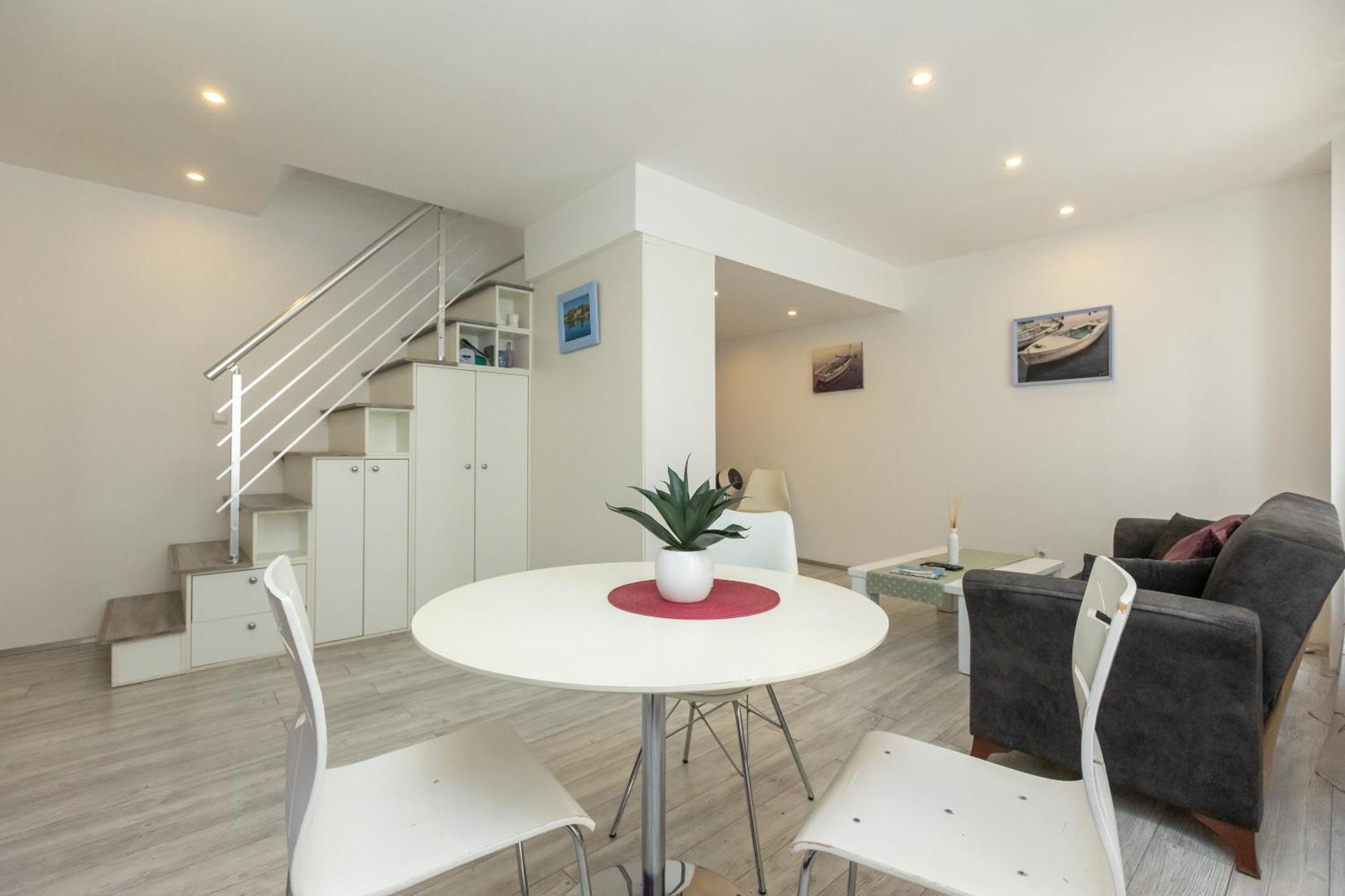 Alpha Loft 1Br Apartment In Center 자다르 외부 사진